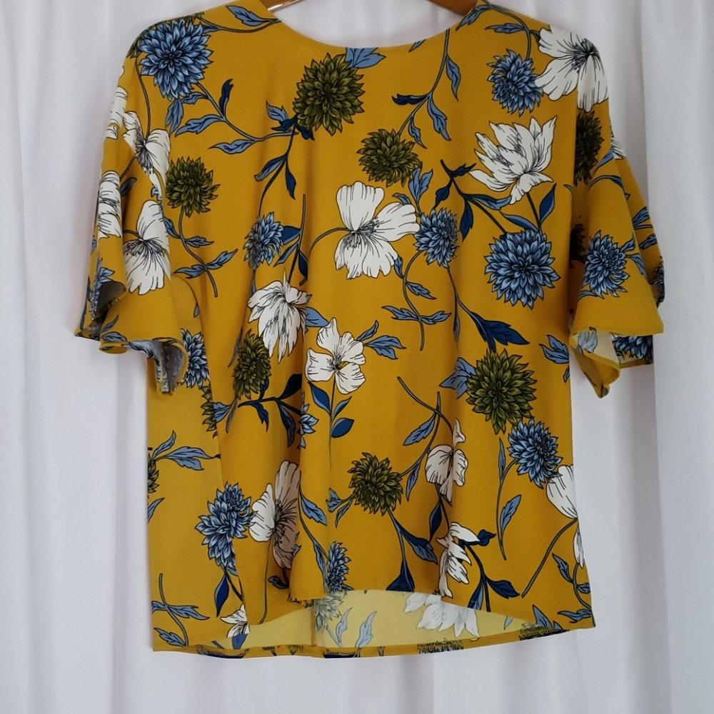 Pretty floral top